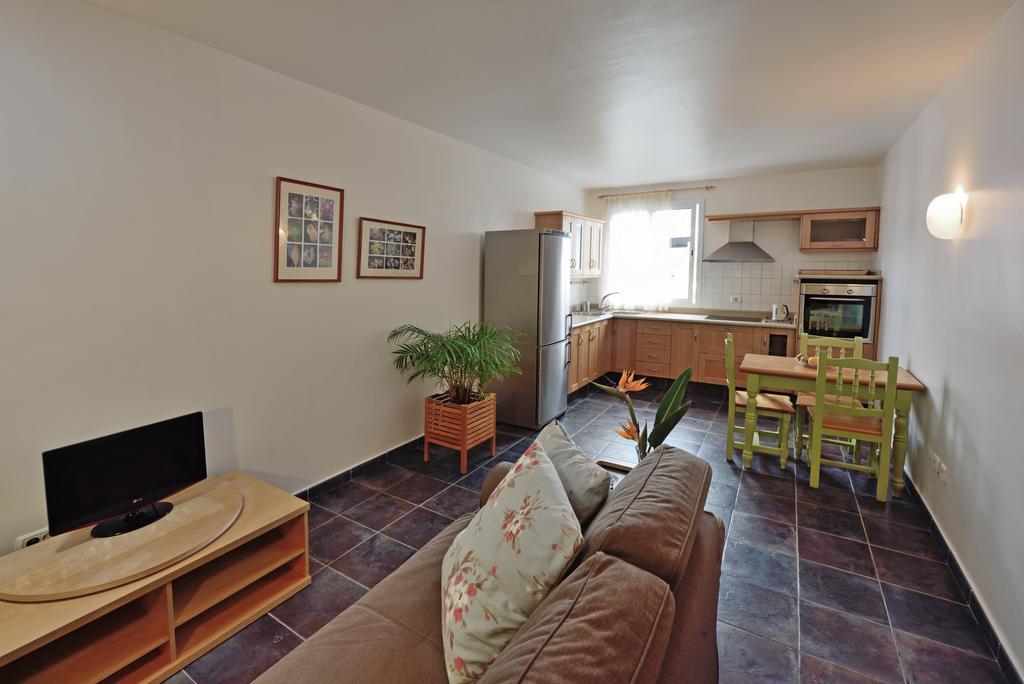 Apartamentos Adjovimar Los Llanos De Aridane Exterior foto
